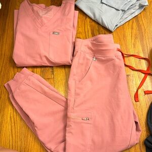 FIGS Zamora Scrub Set